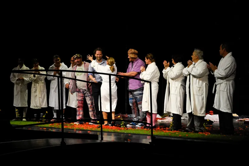 Operakaland - Az előadás tapsrendje, mindhárom Figaróval