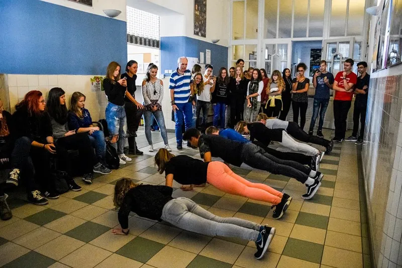 Operakaland - Fekvőtámasz-verseny